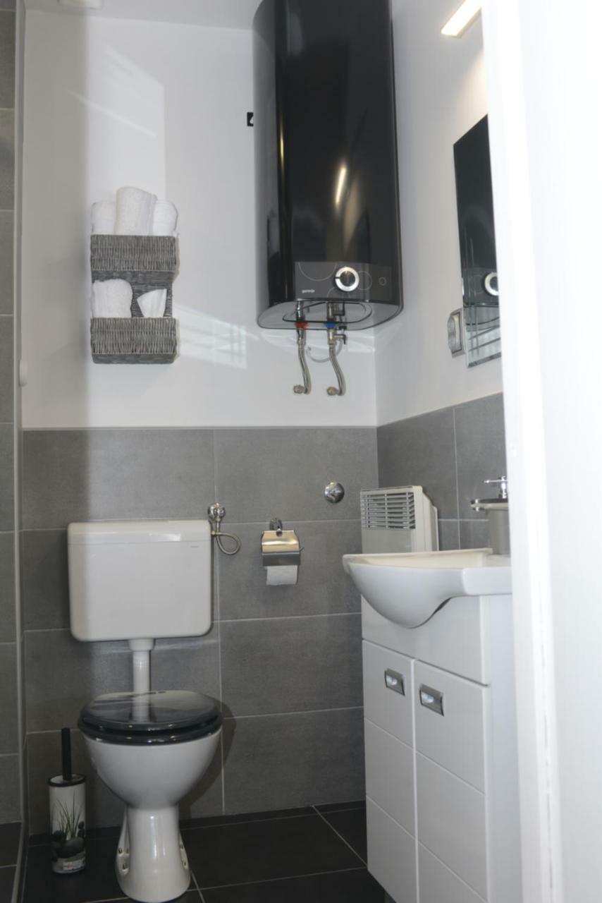 Апартаменти Bed&Bike Сремськи Карловци Екстер'єр фото